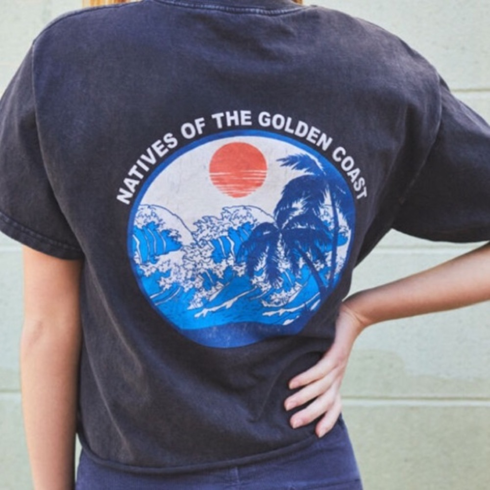 Brandy Melville John Galt t-shirt Golden Coast